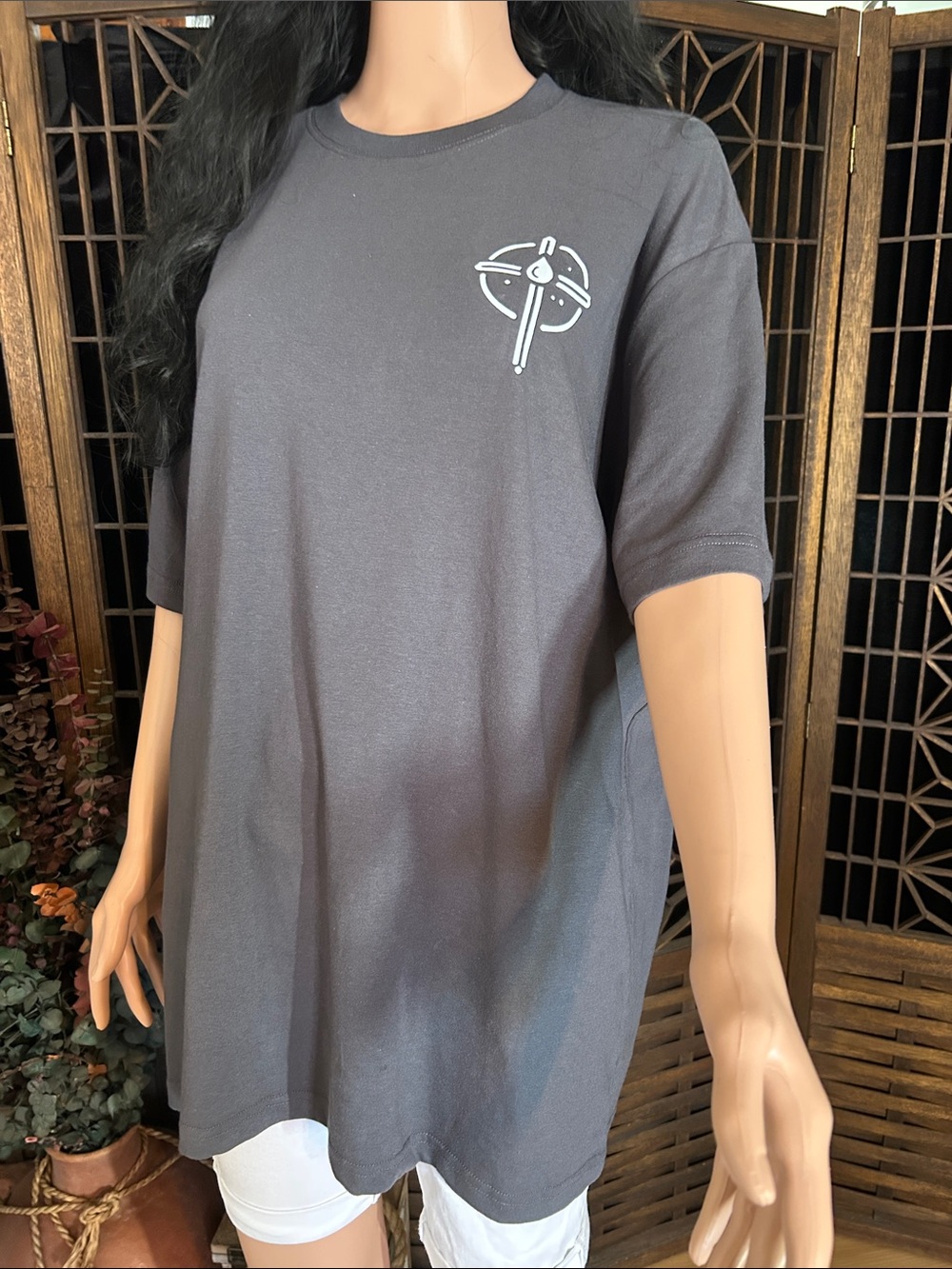 NWT CHRISTIAN GRAY GRAPHIC TSHIRT